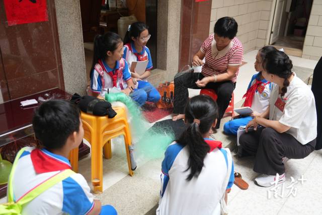 5【南方 】民主实践润童心！陆丰创新开展小小人大代表体验活动